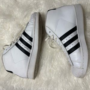 Adidas Sneakers